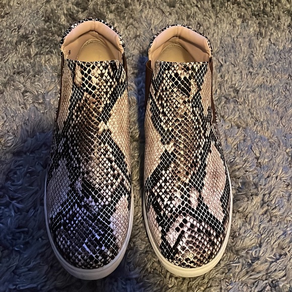 Snakeskin print booties - Picture 2 of 4